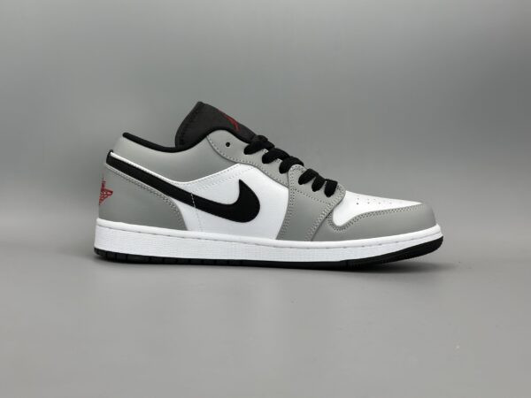 کتانی نایکی اورجینال مدل Nike Air Jordan 1 Low Smoke Grey