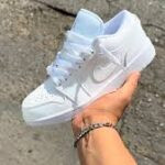 کتانی نایکی اورجینال مدل Nike Air Jordan 1 Low Triple White