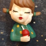 گلدان سرامیکی دختر پاپیون بلند