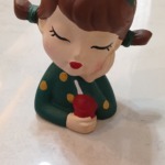 گلدان سرامیکی دختر پاپیون بلند